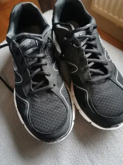 Skechers sneakers