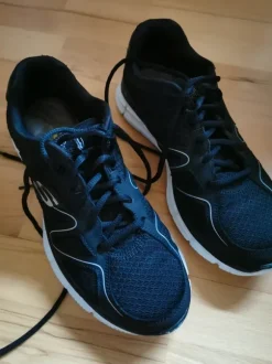 Skechers sneakers