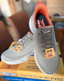 Sketchers Arch Fit Slip In, Gr 11, Gr 45
