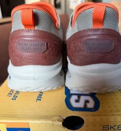 Sketchers Arch Fit Slip In, Gr 11, Gr 45