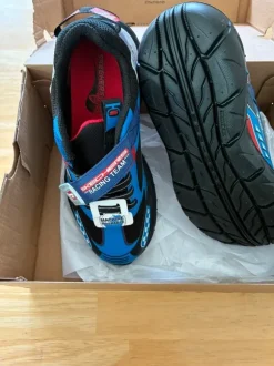 Sketchers Turnschuhe Gr. 33 neu