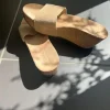 slippers ( goed zittend met sleehak)