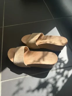 slippers ( goed zittend met sleehak)