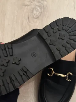 slippers black 8.5