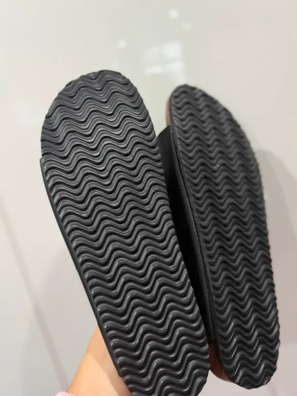 Slippers maat 45 – zwart – nieuw met label