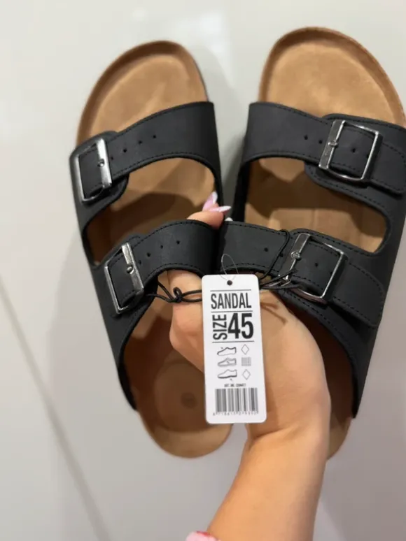 Slippers maat 45 – zwart – nieuw met label