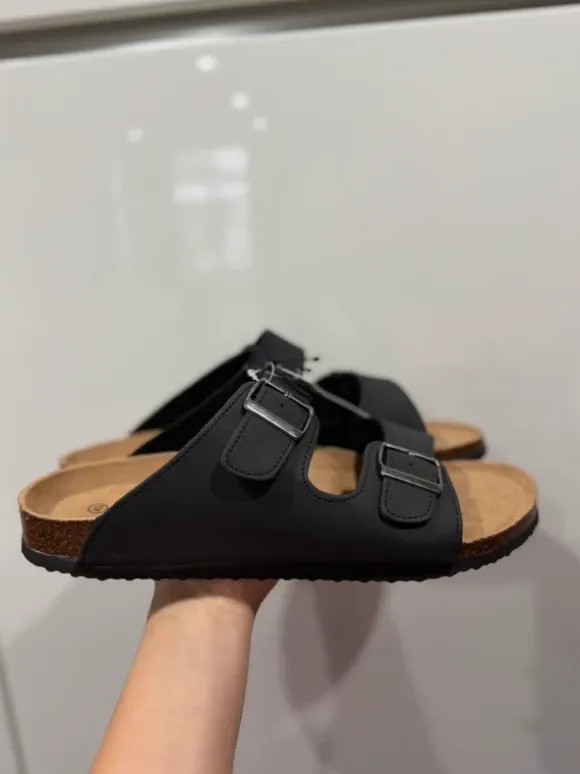 Slippers maat 45 – zwart – nieuw met label