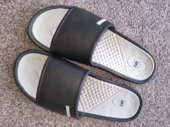 Slippers maat 44 smalle voet