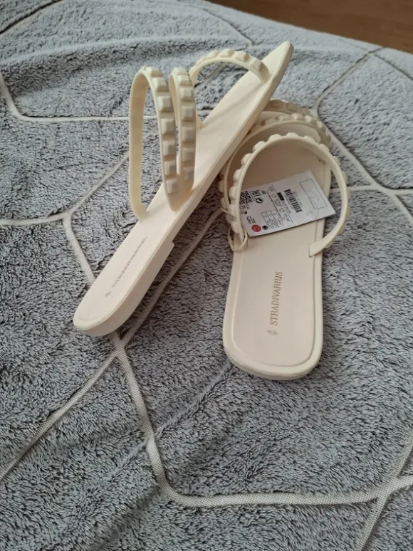 Slippers Stradivarius 39