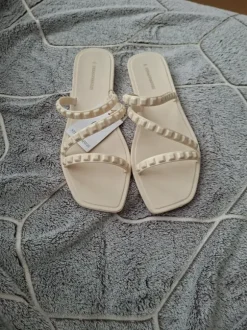 Slippers Stradivarius 39