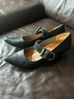 Small Leder Spitze Heels