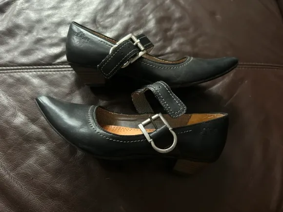 Small Leder Spitze Heels