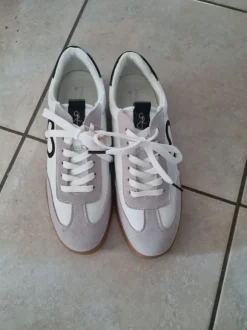 Sneaker