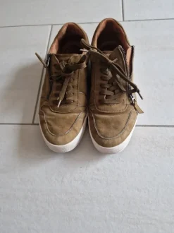 Sneaker