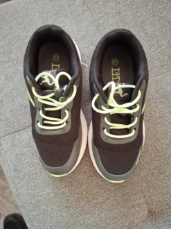 Sneaker