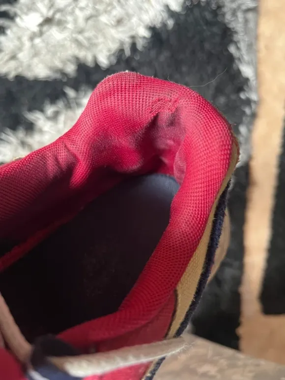 Sneaker