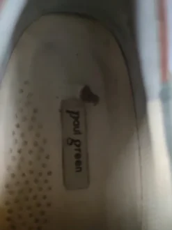 Sneaker der Marke Paul Green