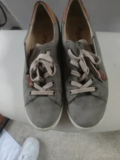 Sneaker der Marke Paul Green