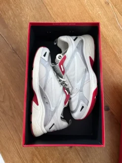 Sneaker Hugo Boss Gr. 40 weiß Silber