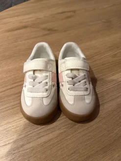Sneaker Kirsche weiß rosa H&M neuwertig 22
