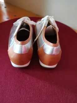 Sneaker neu