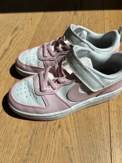 Sneaker Nike Größe 31