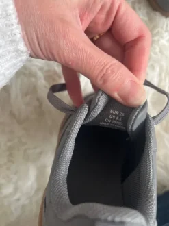 Sneaker von H&M neu Gr. 25