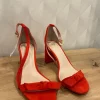 Sommerliche Sandalen mit Absatz
