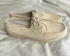 Sommerliche Varese Herren-Mokassins aus weichem Kalbswildleder in hellem Creme