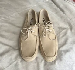 Sommerliche Varese Herren-Mokassins aus weichem Kalbswildleder in hellem Creme