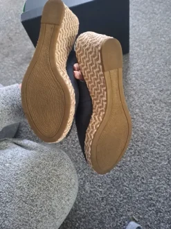 Sommersandalen mit Keilabsatz von Tommy Hilfiger