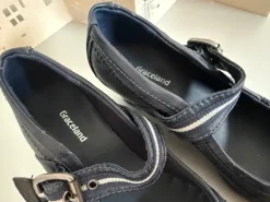 Spangenballerina mit kleinem Absatz