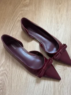 Spitze Ballerinas mit Schleife