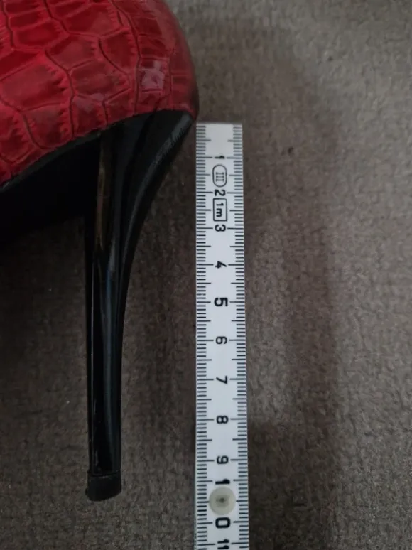 Spitze Pumps Catwalk
