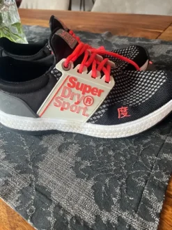 Sportschuhe Superdry Gr. 39