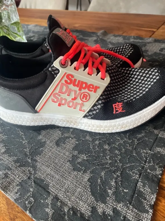 Sportschuhe Superdry Gr. 39