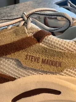 Steve Madden Chunky Platform Sneaker in Erdtönen