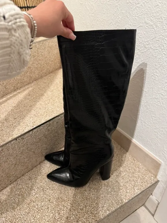 Stiefel mit Absatz