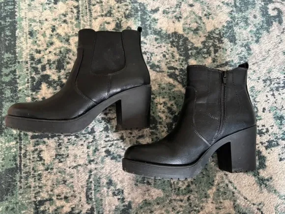 Stiefel mit Blockabsatz