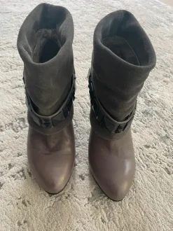 Stiefelette von Buffalo
