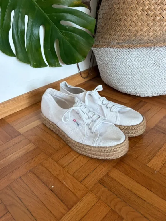 Superga Sneaker Gr. 39 weiß mit Plateausohle