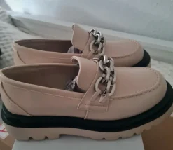 Superschöne Schuhe in beige