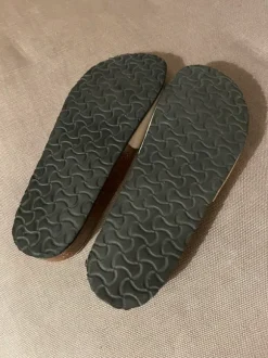Superschöne Wildlederoptik-Sandalen von Natura in 41