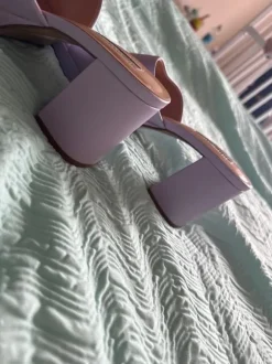 Talons mauve