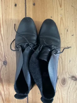 Toller Lederschuh