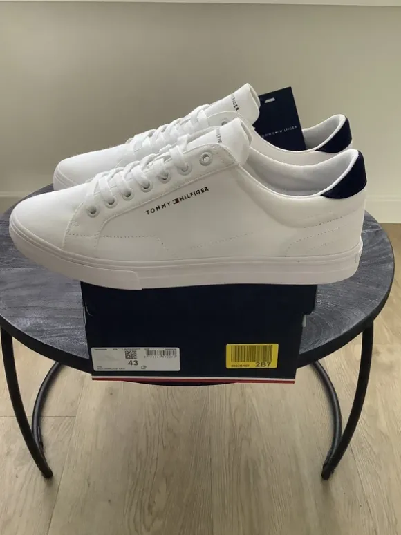 Tommy Hilfiger sneakers maat 44 nieuw in doos!