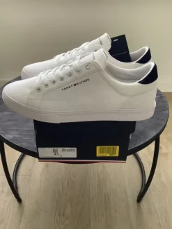 Tommy Hilfiger sneakers maat 44 nieuw in doos!