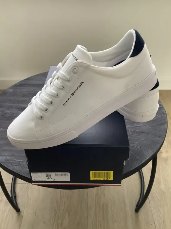 Tommy Hilfiger sneakers maat 44 nieuw in doos!