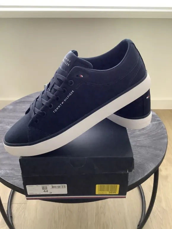 Tommy Hilfiger sneakers maat 44 nieuw in doos!