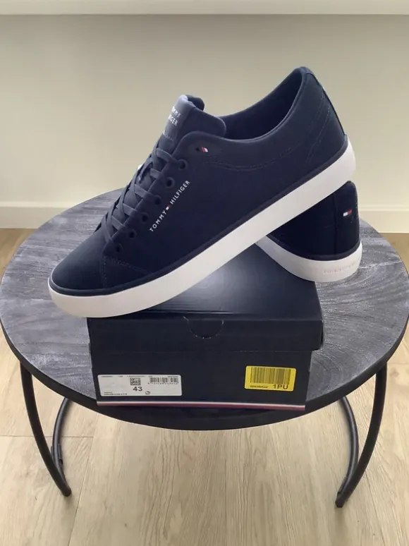 Tommy Hilfiger sneakers maat 43 nieuw in doos!